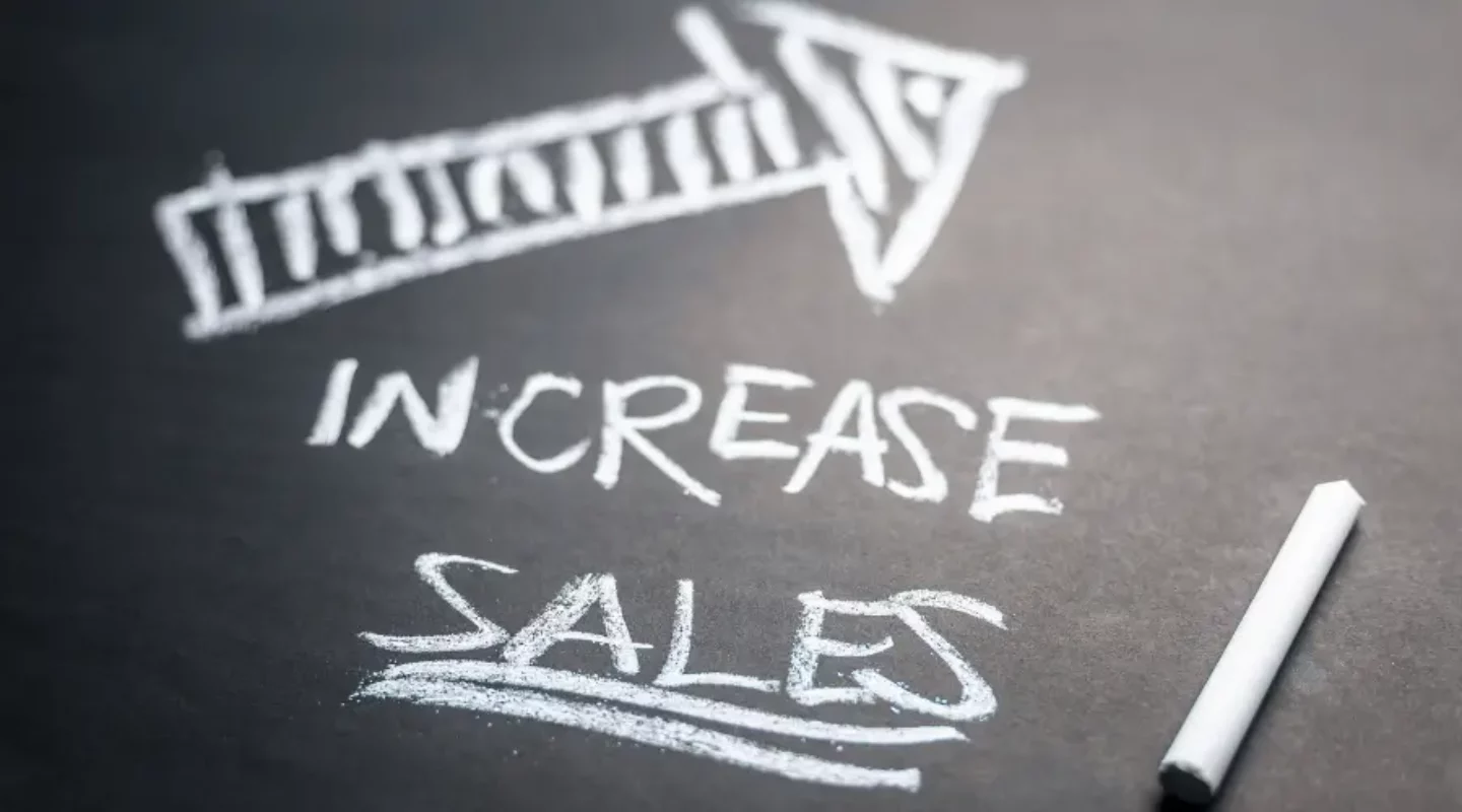 B2B-Database-vs-LinkedIn-v2-900x500px